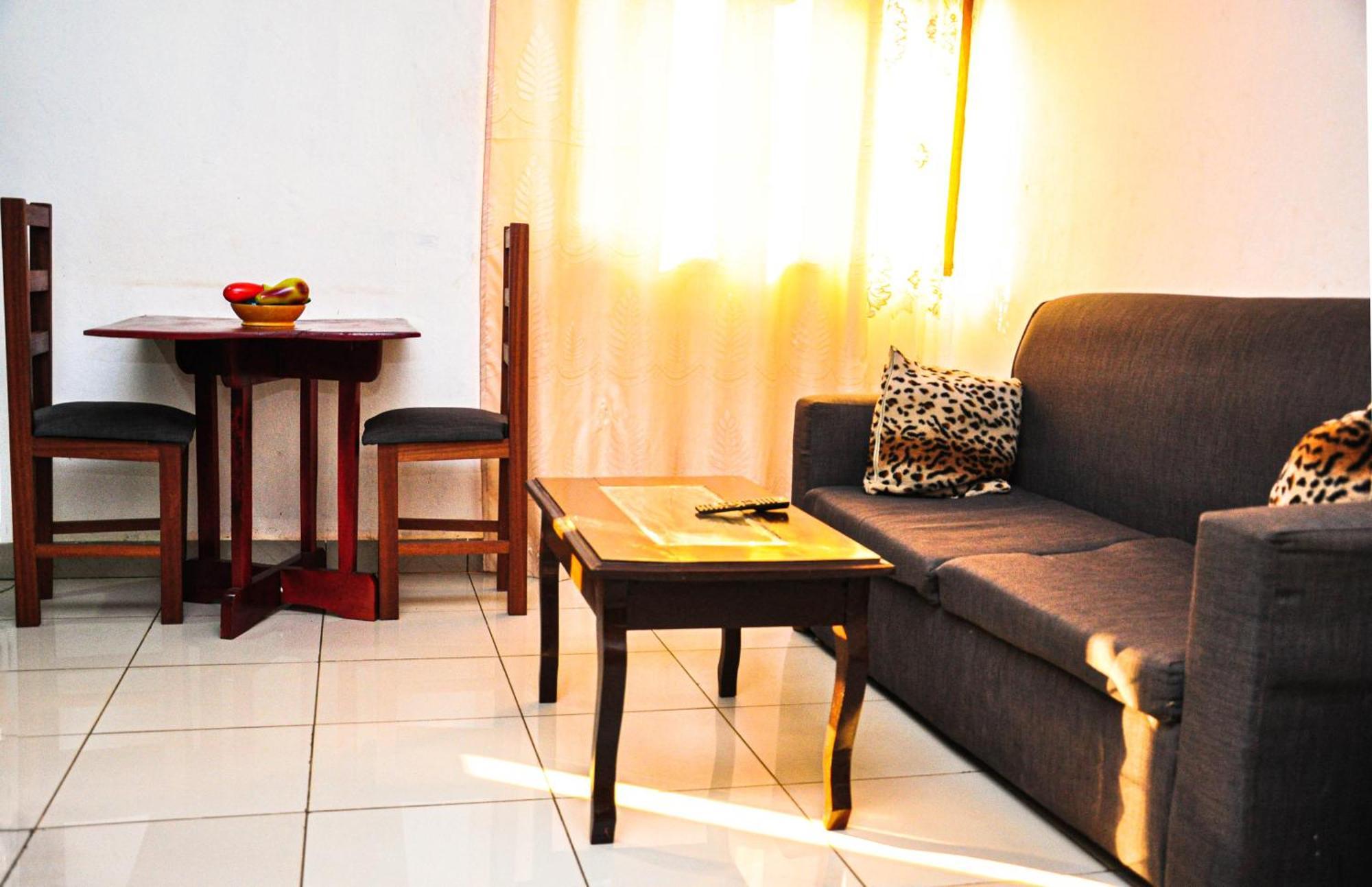 Les Logis De Nouvelle Route Bastos Appartement Yaoundé Buitenkant foto